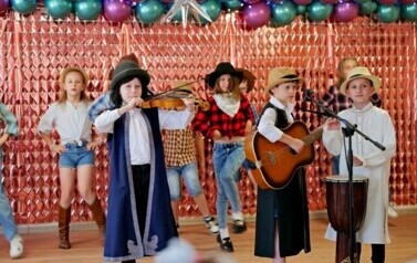 Koncert uczni&oacute;w Szkoły Podstawowej w Srogowie G&oacute;rnym z okazji Święta Rodziny 35
