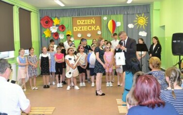 Dzień Dziecka w Szkole Podstawowej w Falej&oacute;wce 4