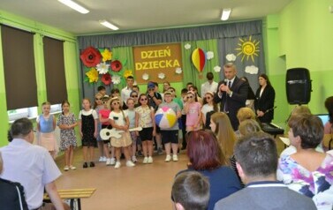 Dzień Dziecka w Szkole Podstawowej w Falej&oacute;wce 5