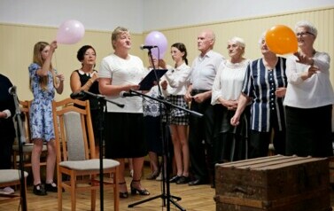 Spektakl "Podr&oacute;ż w czasie" pełen wzruszeń i wspomnień 24