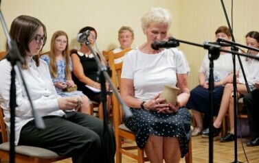 Spektakl "Podr&oacute;ż w czasie" pełen wzruszeń i wspomnień 26