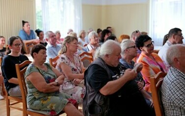 Spektakl "Podr&oacute;ż w czasie" pełen wzruszeń i wspomnień 40