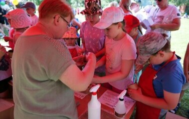 Dzień Ochrony Środowiska oraz Dzień Dziecka w Szkole Podstawowej w Niebieszczanach 102