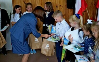 Pierwszy krok w szkolnej podr&oacute;ży &ndash; Pasowanie na ucznia w Szkole Podstawowej w Trepczy 4