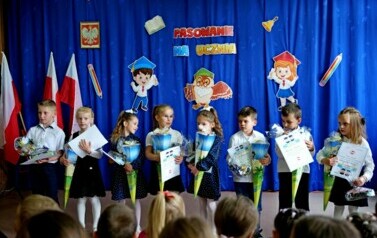 Pierwszy krok w szkolnej podr&oacute;ży &ndash; Pasowanie na ucznia w Szkole Podstawowej w Trepczy 6