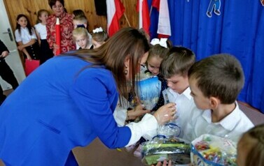 Pierwszy krok w szkolnej podr&oacute;ży &ndash; Pasowanie na ucznia w Szkole Podstawowej w Trepczy 9