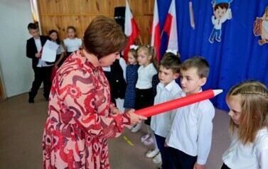 Pierwszy krok w szkolnej podr&oacute;ży &ndash; Pasowanie na ucznia w Szkole Podstawowej w Trepczy 11