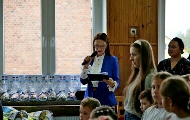 Pierwszy krok w szkolnej podr&oacute;ży &ndash; Pasowanie na ucznia w Szkole Podstawowej w Trepczy 13