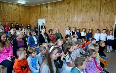 Pierwszy krok w szkolnej podr&oacute;ży &ndash; Pasowanie na ucznia w Szkole Podstawowej w Trepczy 30