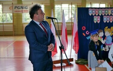 Uroczyste pasowanie na ucznia w Szkole Podstawowej w Strachocinie &ndash; początek szkolnej przygody 12