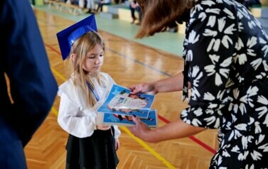 Uroczyste pasowanie na ucznia w Szkole Podstawowej w Strachocinie &ndash; początek szkolnej przygody 21