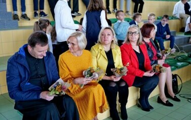 Uroczyste pasowanie na ucznia w Szkole Podstawowej w Strachocinie &ndash; początek szkolnej przygody 46