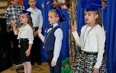 Pasowanie na ucznia w Srogowie G&oacute;rnym &ndash; wyjątkowy dzień w życiu pierwszoklasist&oacute;w 14