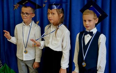 Pasowanie na ucznia w Srogowie G&oacute;rnym &ndash; wyjątkowy dzień w życiu pierwszoklasist&oacute;w 15
