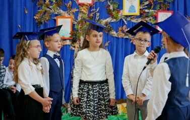 Pasowanie na ucznia w Srogowie G&oacute;rnym &ndash; wyjątkowy dzień w życiu pierwszoklasist&oacute;w 28
