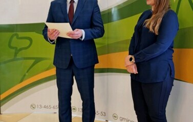 Nagrody W&oacute;jta Gminy Sanok z&nbsp;okazji Dnia Edukacji Narodowej 2024 wręczone 6