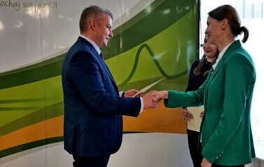 Nagrody W&oacute;jta Gminy Sanok z&nbsp;okazji Dnia Edukacji Narodowej 2024 wręczone 19