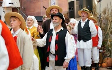 XX Jubileuszowa biesiada &bdquo;Z Ludowego Kufra&rdquo;. Tradycja zagościła w Falej&oacute;wce 45
