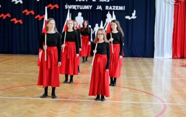 "Niepodległość jest w nas - świętujemy ją razem" w Szkole Podstawowej w Niebieszczanach 9