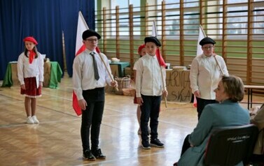 "Niepodległość jest w nas - świętujemy ją razem" w Szkole Podstawowej w Niebieszczanach 13