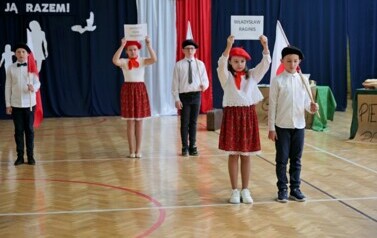 "Niepodległość jest w nas - świętujemy ją razem" w Szkole Podstawowej w Niebieszczanach 21