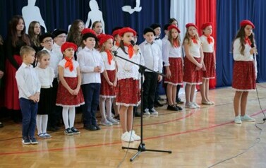"Niepodległość jest w nas - świętujemy ją razem" w Szkole Podstawowej w Niebieszczanach 30