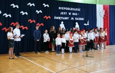 "Niepodległość jest w nas - świętujemy ją razem" w Szkole Podstawowej w Niebieszczanach 31