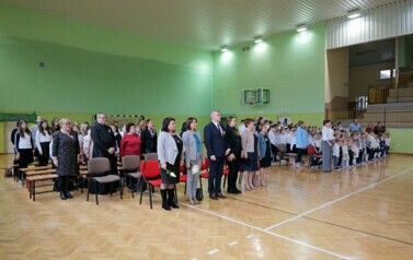 "Niepodległość jest w nas - świętujemy ją razem" w Szkole Podstawowej w Niebieszczanach 42