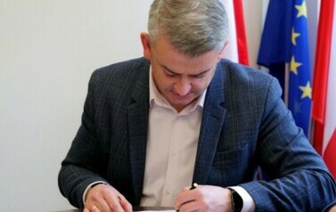 Umowa z wykonawcą na utworzenie przedszkoli w Jurowcach i Niebieszczanach podpisana! 2