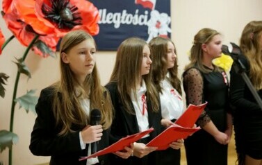 Obchody Święta Niepodległości w Pisarowcach - Szkoła Podstawowa pamięta! 22