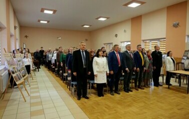 Obchody Święta Niepodległości w Pisarowcach - Szkoła Podstawowa pamięta! 42
