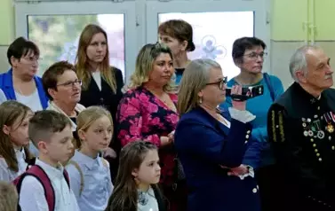 "Każdy koniec jest nowym początkiem" - uroczyste pożegnanie Andrzej Cecuły dyrektora Szkoły Podstawowej w Strachocinie z okazji przejścia na emeryturę 4