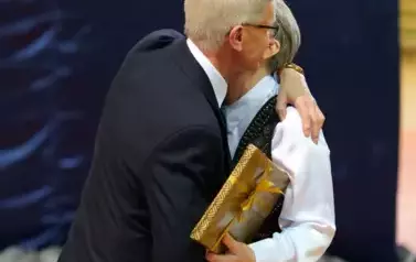 "Każdy koniec jest nowym początkiem" - uroczyste pożegnanie Andrzej Cecuły dyrektora Szkoły Podstawowej w Strachocinie z okazji przejścia na emeryturę 11