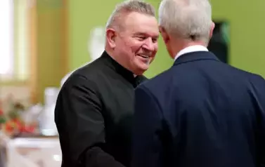 "Każdy koniec jest nowym początkiem" - uroczyste pożegnanie Andrzej Cecuły dyrektora Szkoły Podstawowej w Strachocinie z okazji przejścia na emeryturę 35