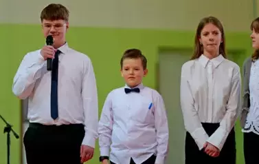 "Każdy koniec jest nowym początkiem" - uroczyste pożegnanie Andrzej Cecuły dyrektora Szkoły Podstawowej w Strachocinie z okazji przejścia na emeryturę 55