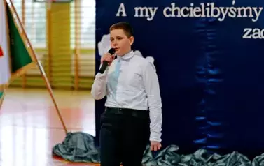 "Każdy koniec jest nowym początkiem" - uroczyste pożegnanie Andrzej Cecuły dyrektora Szkoły Podstawowej w Strachocinie z okazji przejścia na emeryturę 63