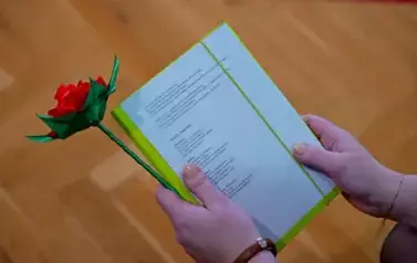 "Każdy koniec jest nowym początkiem" - uroczyste pożegnanie Andrzej Cecuły dyrektora Szkoły Podstawowej w Strachocinie z okazji przejścia na emeryturę 74