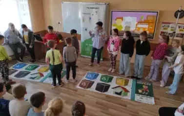 Prelekcja dla uczni&oacute;w Szkoły Podstawowej w Niebieszczanach pt. &quot;Jak prawidłowo segregować odpady&quot; 4
