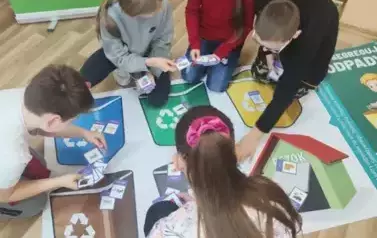 Prelekcja dla uczni&oacute;w Szkoły Podstawowej w Niebieszczanach pt. &quot;Jak prawidłowo segregować odpady&quot; 5