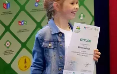 Sukces uczni&oacute;w z gminy Sanok w XV Og&oacute;lnopolskim Konkursie Plastycznym KRUS &bdquo;Wioski bez troski&rdquo; 18