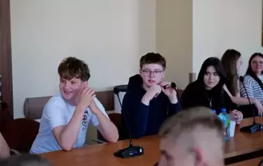 &Oacute;smoklasiści z wizytą w Urzędzie Gminy w ramach &bdquo;Chwili z Samorządem&rdquo; 5