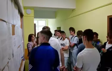 &Oacute;smoklasiści z wizytą w Urzędzie Gminy w ramach &bdquo;Chwili z Samorządem&rdquo; 13