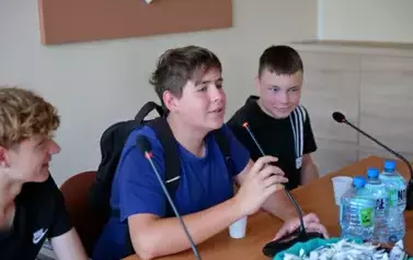 &Oacute;smoklasiści z wizytą w Urzędzie Gminy w ramach &bdquo;Chwili z Samorządem&rdquo; 18