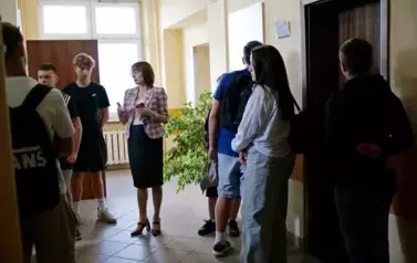 &Oacute;smoklasiści z wizytą w Urzędzie Gminy w ramach &bdquo;Chwili z Samorządem&rdquo; 36