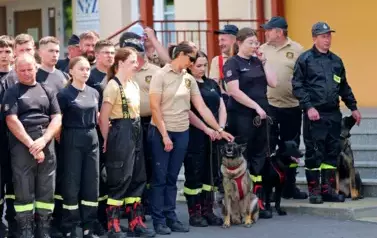 Doniosła uroczystość poświęcenia i przekazania nowego wozu strażackiego dla OSP Niebieszczany 40