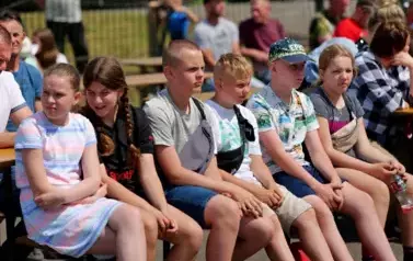 Doniosła uroczystość poświęcenia i przekazania nowego wozu strażackiego dla OSP Niebieszczany 41