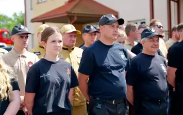 Doniosła uroczystość poświęcenia i przekazania nowego wozu strażackiego dla OSP Niebieszczany 50