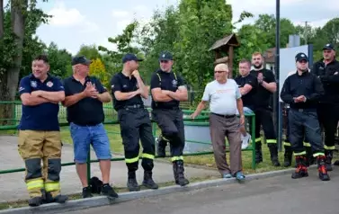 Doniosła uroczystość poświęcenia i przekazania nowego wozu strażackiego dla OSP Niebieszczany 73