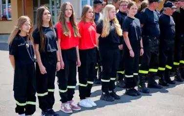 Doniosła uroczystość poświęcenia i przekazania nowego wozu strażackiego dla OSP Niebieszczany 82