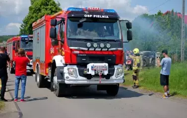 Doniosła uroczystość poświęcenia i przekazania nowego wozu strażackiego dla OSP Niebieszczany 91